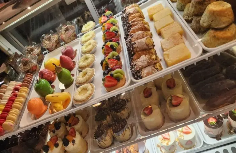 French Kiss Pastries - RATIO